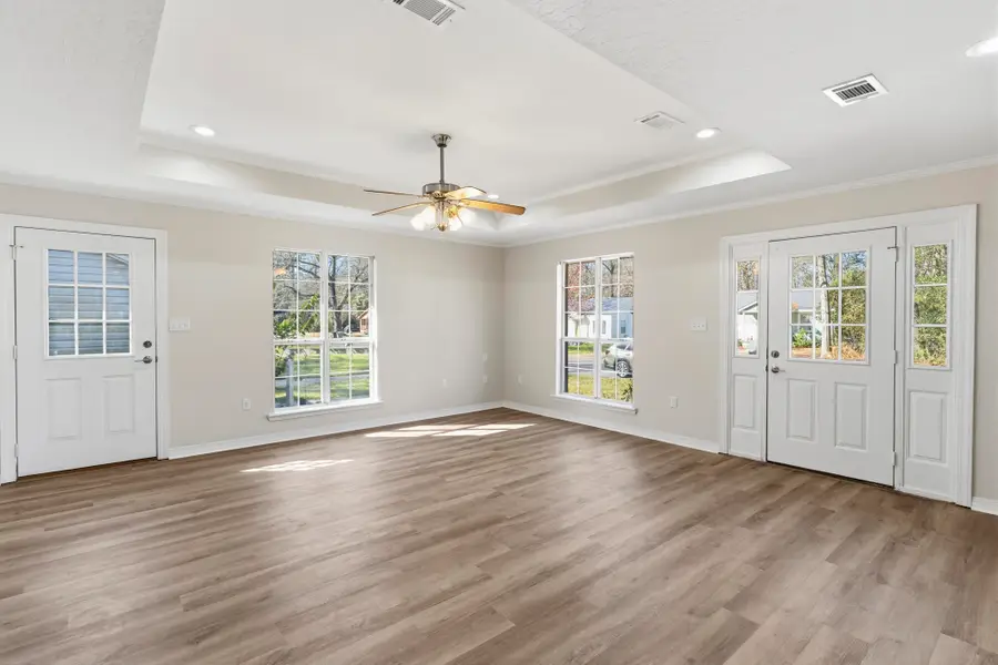 404 S 16th Ave., Hattiesburg, MS 39401 - #3