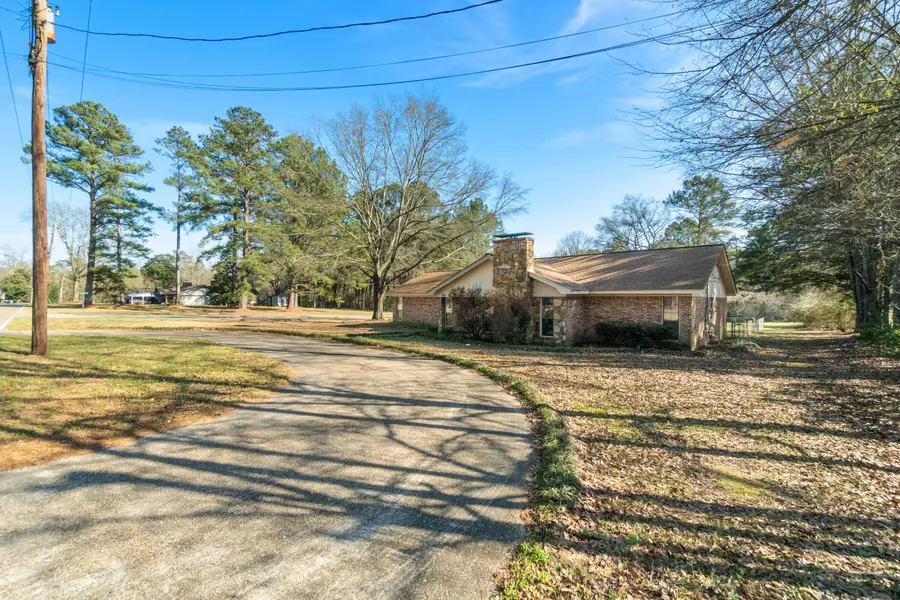 606 Jackson Rd., Hattiesburg, MS 39402 - #2