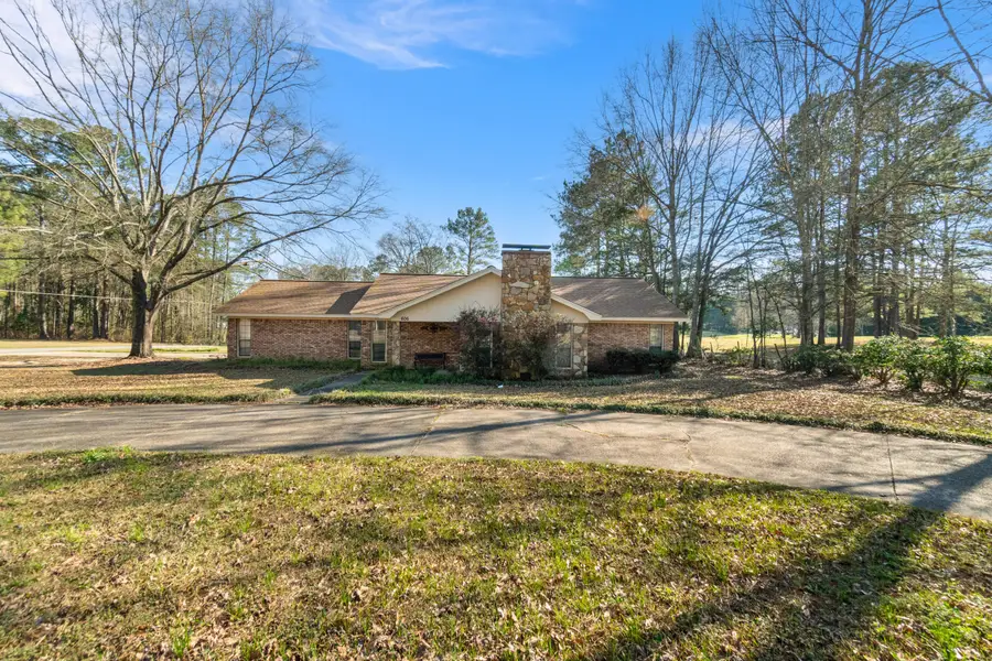 606 Jackson Rd., Hattiesburg, MS 39402 - #3