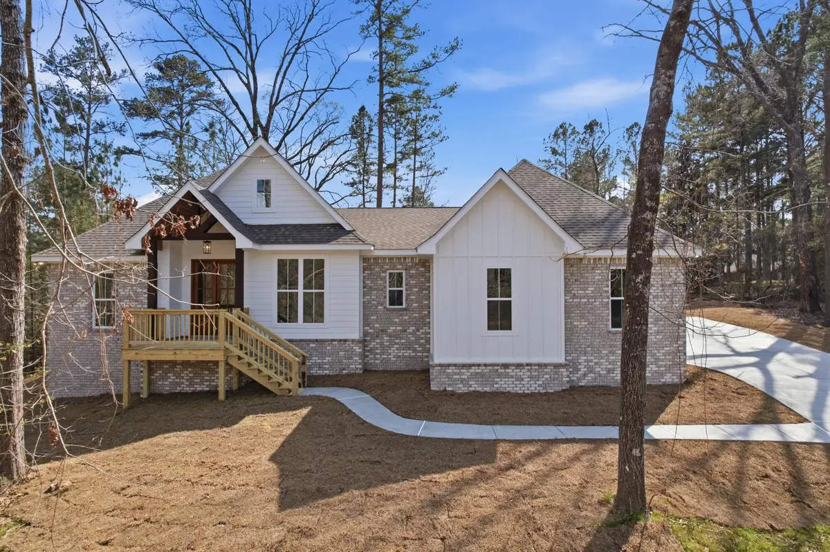 14 Shawnee Ln., Hattiesburg, MS 39402 - #1