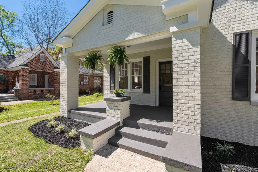 405 S 11th Ave., Hattiesburg, MS 39401 - #3