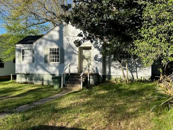 221 S 20th Ave., Hattiesburg, MS 39401