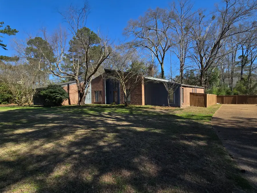 5422 River Thames Rd., Jackson, MS 39211 - #2