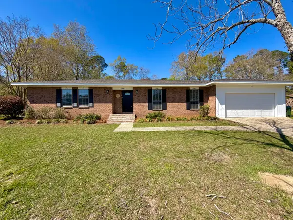 717 Berkshire Dr., Hattiesburg, MS 39402