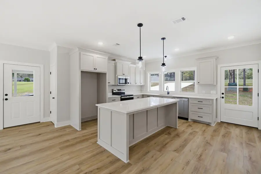 5 Eric Nobles Ln., Sumrall, MS 39482 - #3