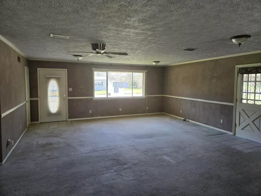 404 E Main St., Sandersville, MS 39440 - #2