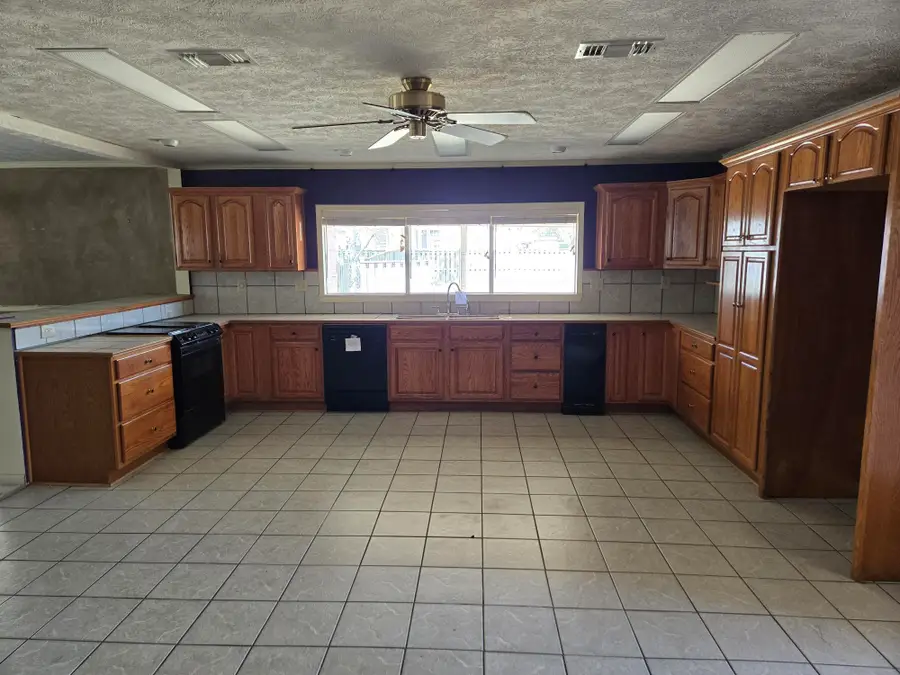 404 E Main St., Sandersville, MS 39440 - #3