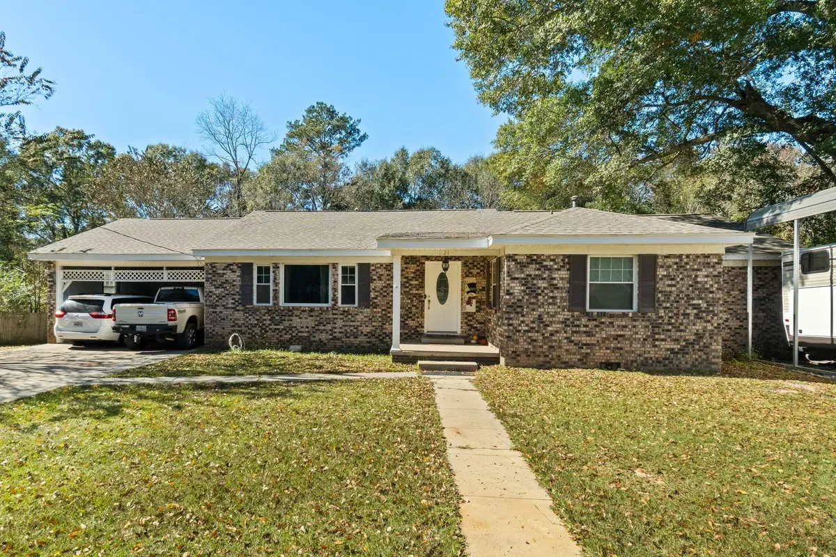 1121 Moselle Rd., Moselle, MS 39459 - #1