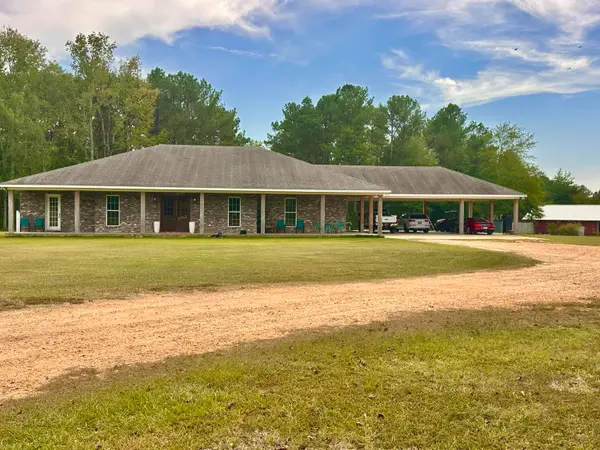 464 Goss Bunker Hill, Columbia, MS 39429