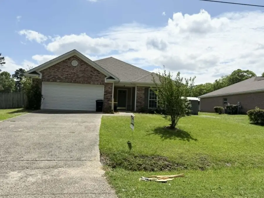 105 E. Ave., Ellisville, MS 39437 - #2