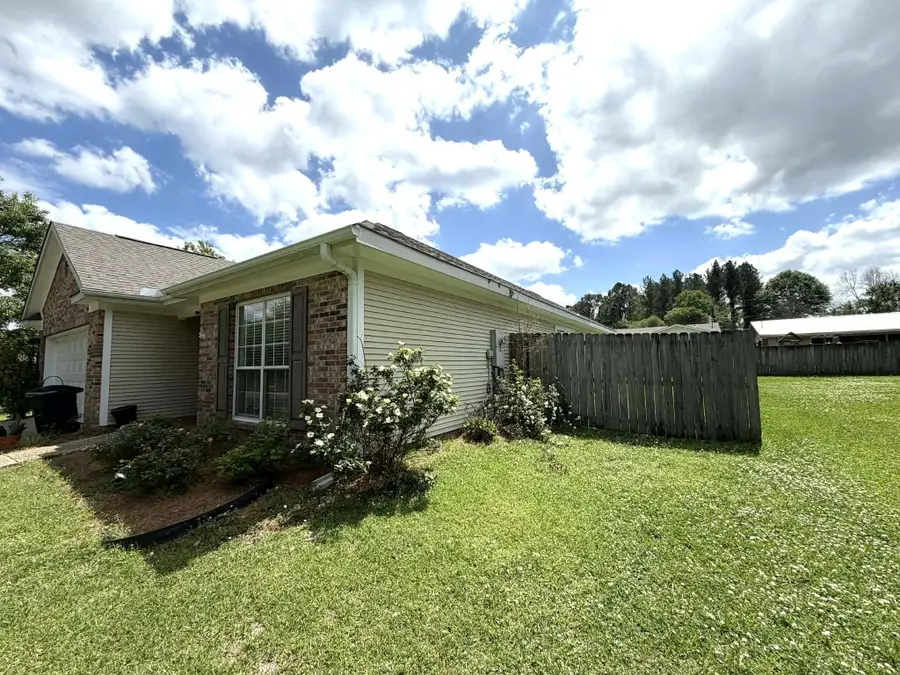 105 E. Ave., Ellisville, MS 39437 - #3
