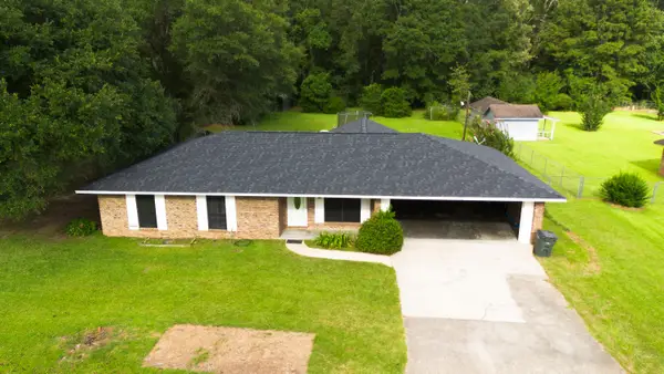 1406 Meadowbrook Ave., Columbia, MS 39429