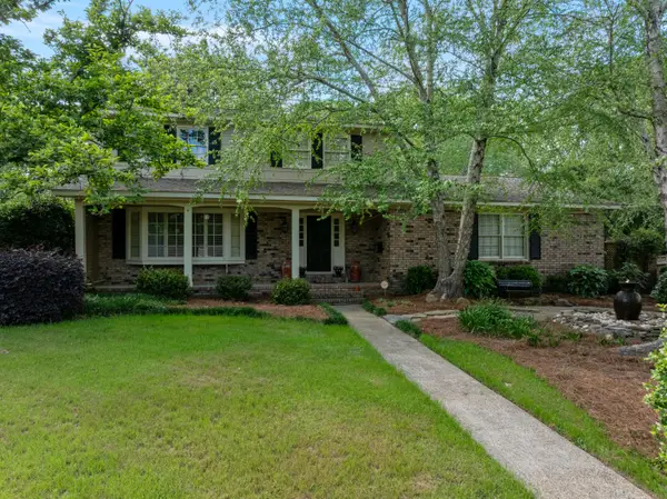 207 Southampton, Hattiesburg, MS 39401