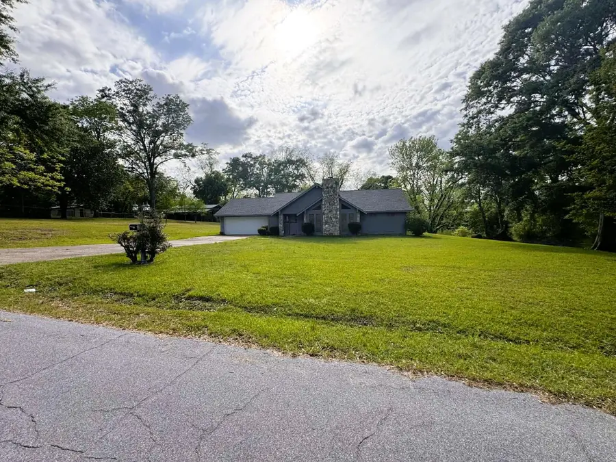 23 B St., Bay Springs, MS 39422 - #2