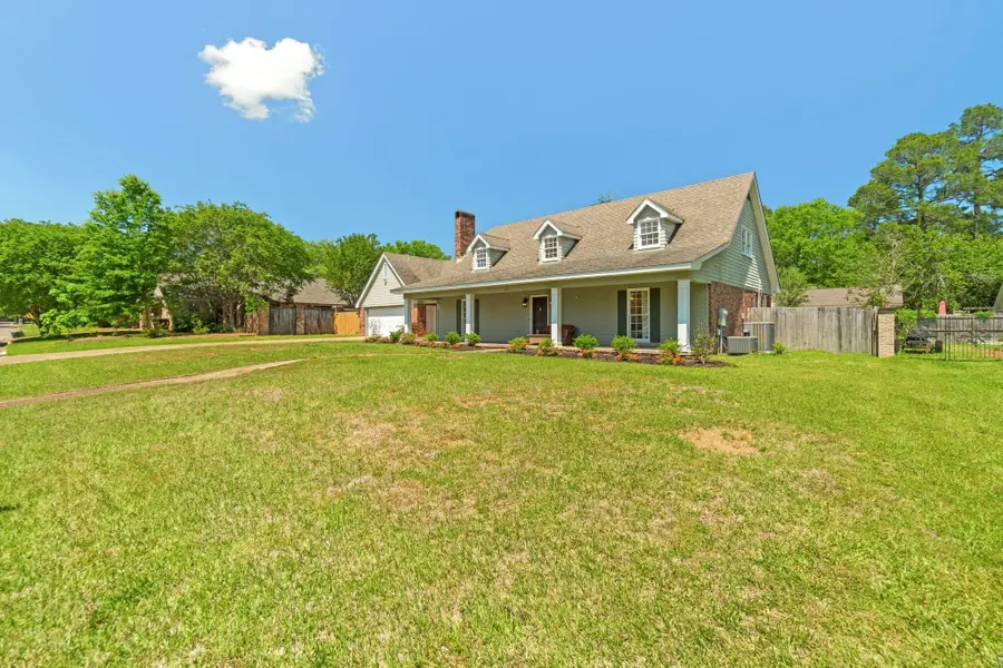 207 Comanche Dr., Hattiesburg, MS 39402 - #3