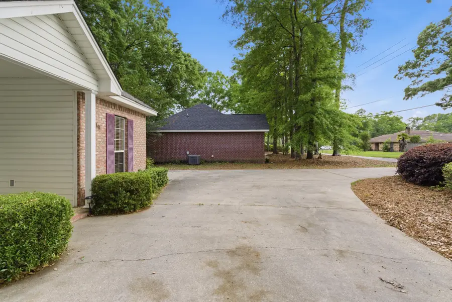818 Hillendale Dr., Hattiesburg, MS 39402 - #3