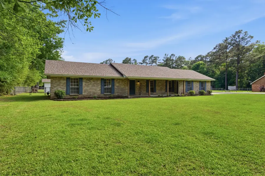 300 Ark Ln., Petal, MS 39465 - #3