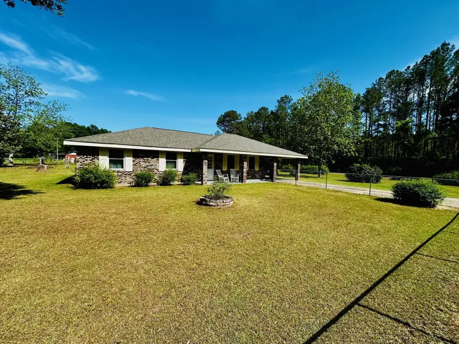 26 Lee St., Petal, MS 39465 - #3