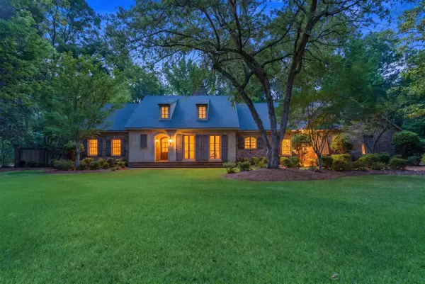 112 Heatherwood Dr., Hattiesburg, MS 39402