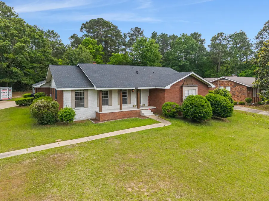 210 E Lakeside Dr, Hattiesburg, MS 39402 - #2