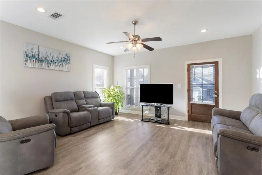 11 Cosmos, Hattiesburg, MS 39402 - #3