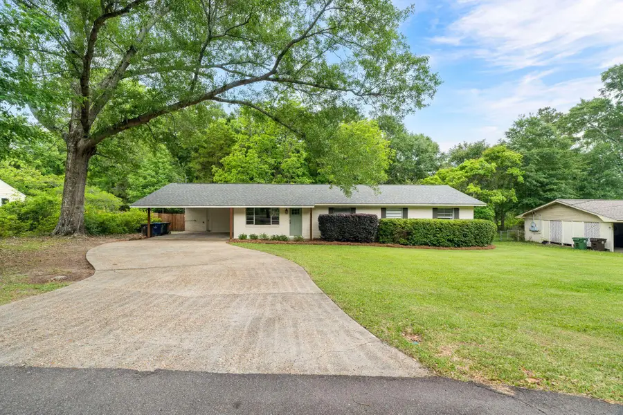 202 Pinehills Dr., Hattiesburg, MS 39402 - #3