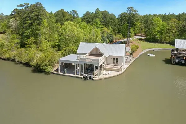 19 Pioneer Cir., Lumberton, MS 39455