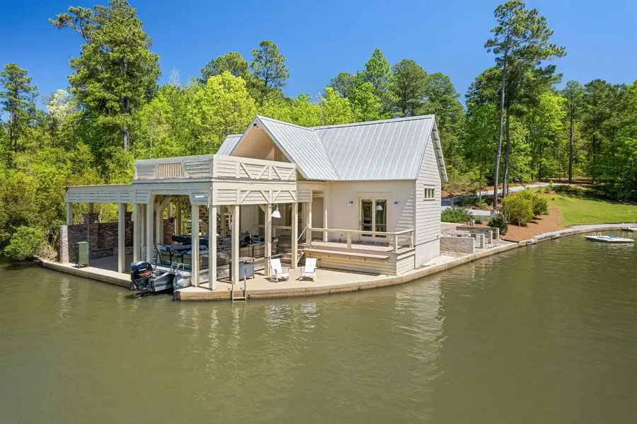 19 Pioneer Cir., Lumberton, MS 39455 - #2