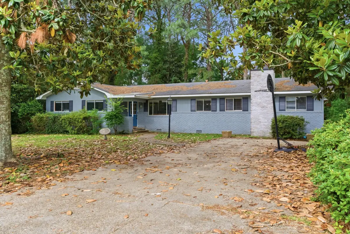 11 Oak Crest Dr., Laurel, MS 39440 - #1