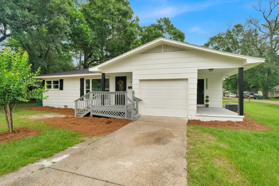 319 Ford Dr., Petal, MS 39465 - #2