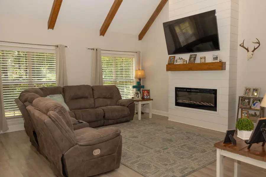 27 Southfork Dr., Petal, MS 39465 - #2