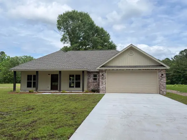 6 Henry Burns Ln., Petal, MS 39465