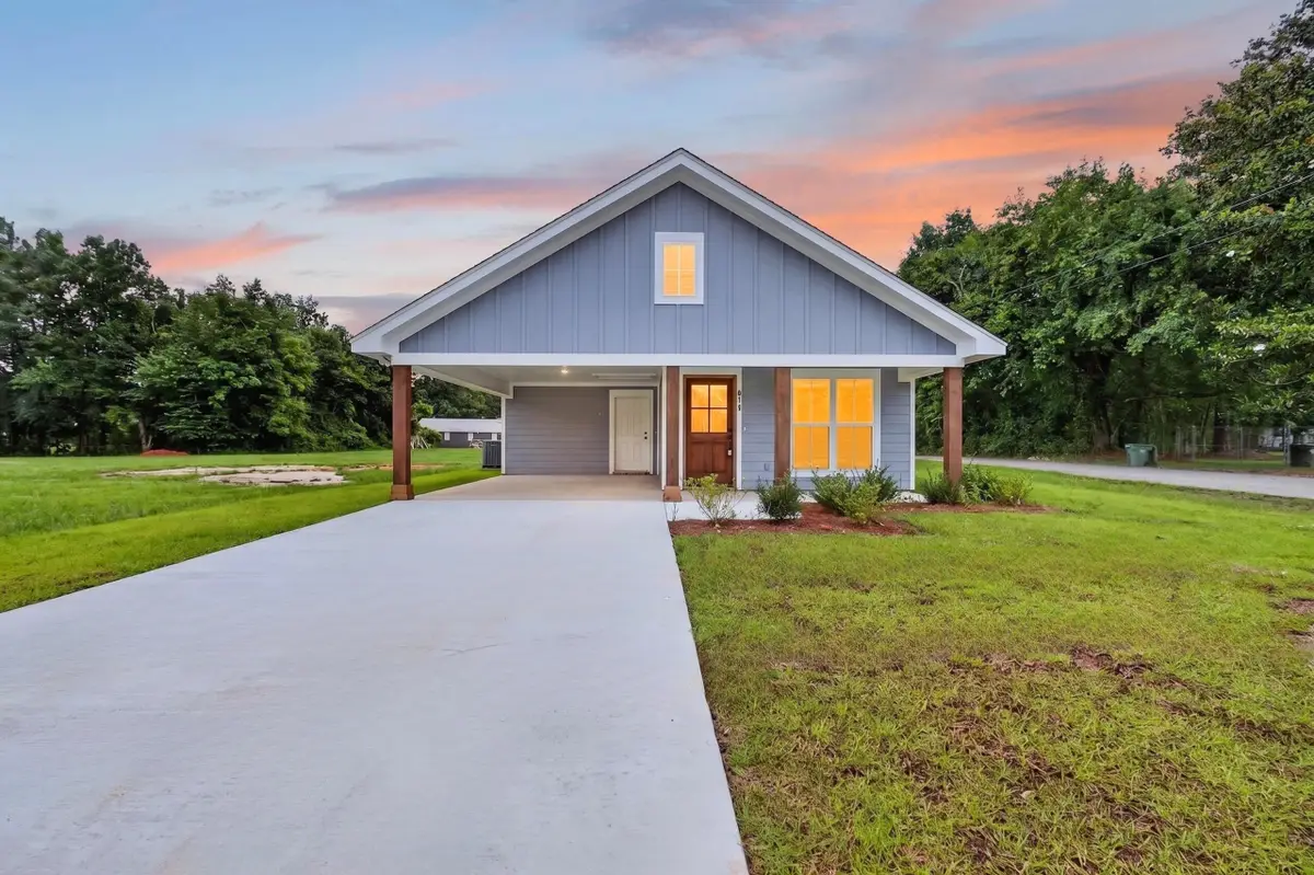 814 W 7th St., Hattiesburg, MS 39401 - #1
