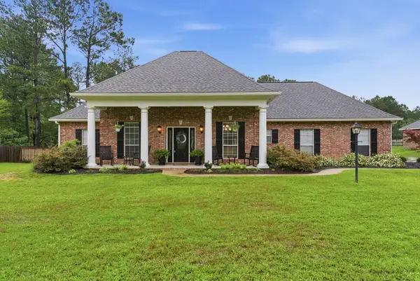 104 Cottoncreek Dr., Hattiesburg, MS 39402