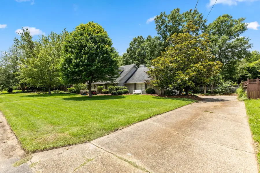 205 Southampton Rd., Hattiesburg, MS 39401 - #2