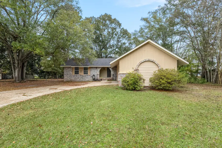 2101 Sunset Dr., Hattiesburg, MS 39402 - #2