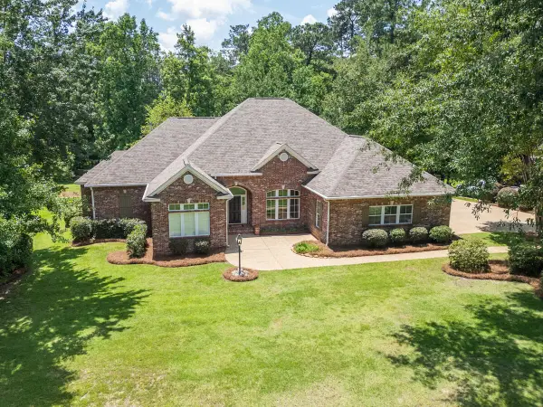 227 Timberton Dr., Hattiesburg, MS 39401