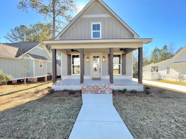 66 May Apple Ave., Hattiesburg, MS 39402