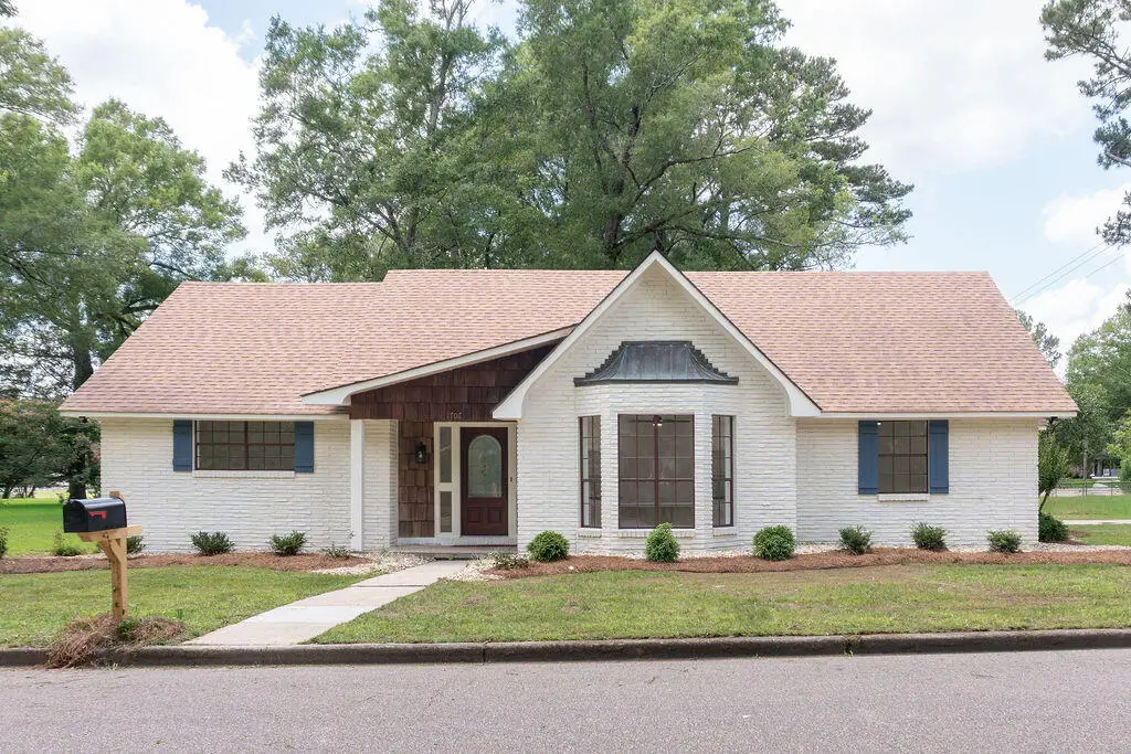 1707 Ridgewood Dr., Columbia, MS 39429 - #1