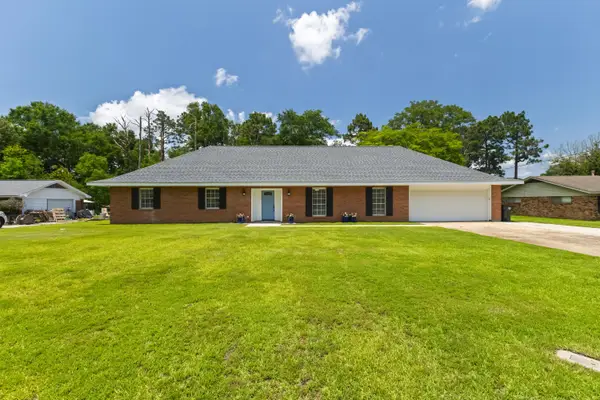 108 Tanglewood Dr., Hattiesburg, MS 39402