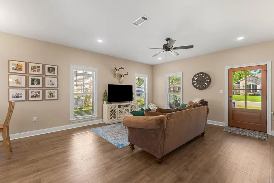 28 E Andover, Hattiesburg, MS 39402 - #3