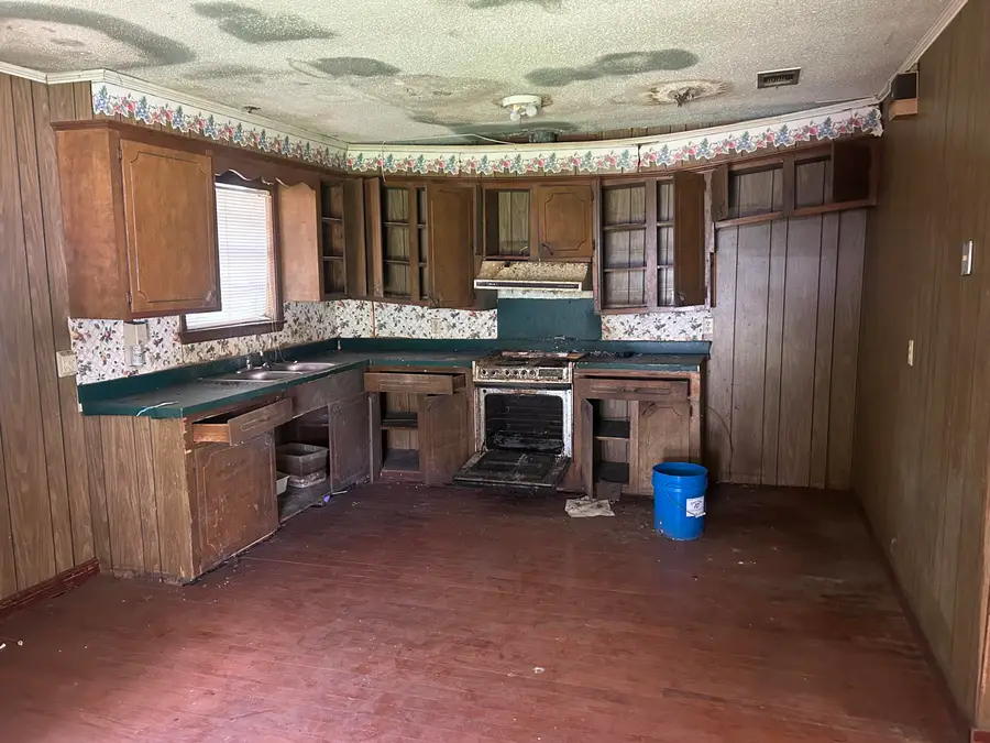 2 Magnolia St., Hattiesburg, MS 39402 - #2