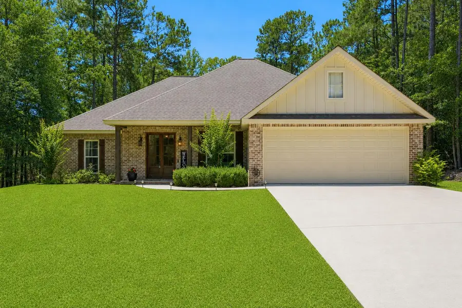 65 Stonegate Dr., Hattiesburg, MS 39402 - #2