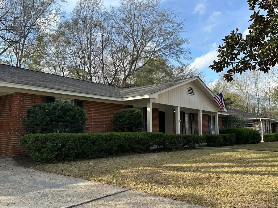 605 Woodland Hills, Hattiesburg, MS 39402 - #2