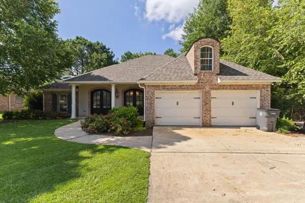 11 W Donnington Ct., Hattiesburg, MS 39402