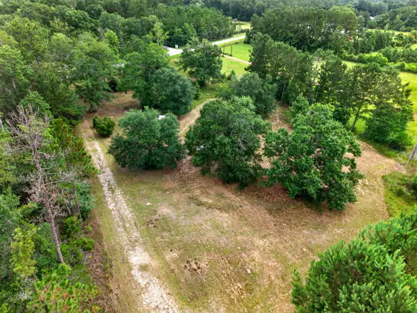 126A Ceasar Rd., Picayune, MS 39466