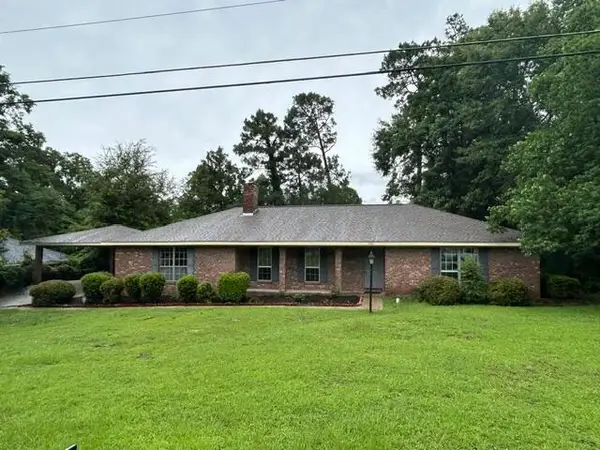 1106 Southeast, Hattiesburg, MS 39402
