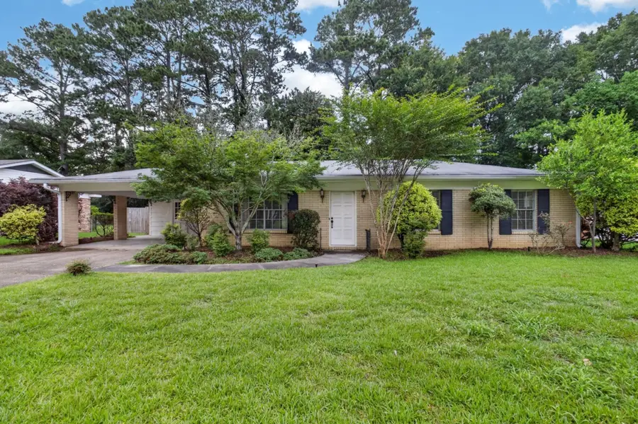 2909 Williamsburg Rd., Hattiesburg, MS 39402 - #2