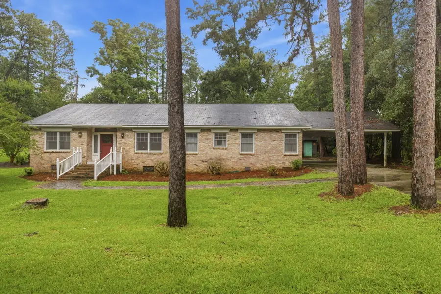 1900 Ridgeway Ln., Hattiesburg, MS 39401 - #2