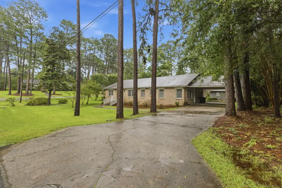 1900 Ridgeway Ln., Hattiesburg, MS 39401 - #3